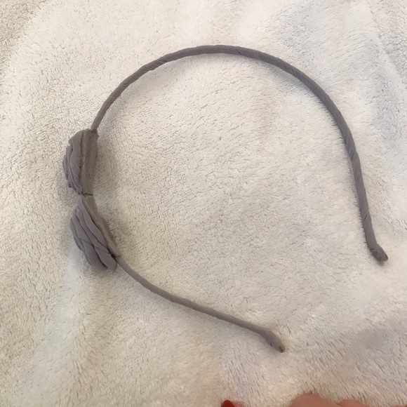 Grey Headband with Flower design - Picture 2 of 3